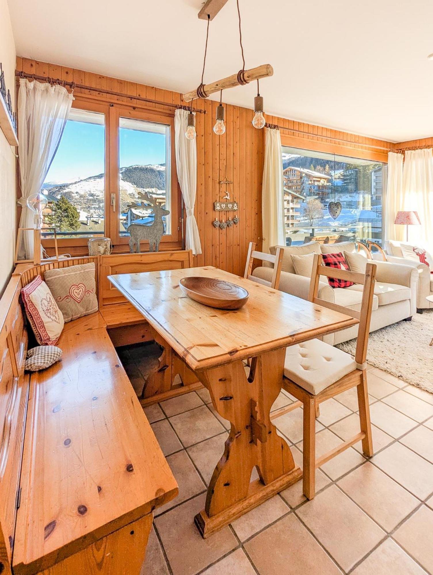 Apartment Center Of ! 3 With Balcony *